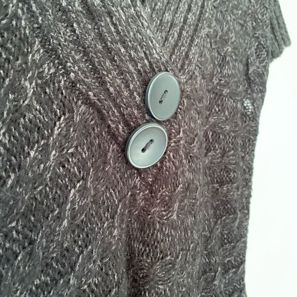 Smart Set Short Sleeve Sweater - Picture 4 of 6